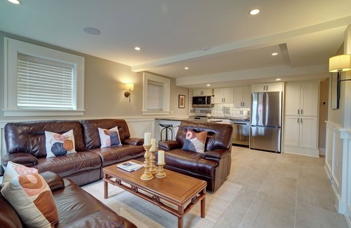 Bryant Apartment | A bright and cozy Bryant apartment: 2-bedroom, dog-friendly, with private yard.