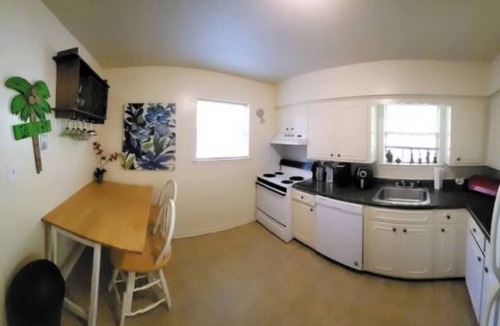 Hannon Park Condo | A charming 2 bedroom condo in the historic district of downtown Mobile.