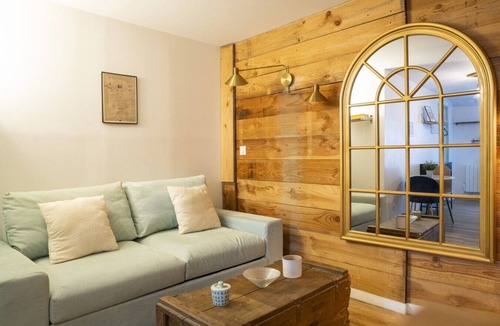 Saint-Julien Apartment | A Favorite Studio Right in the Heart of Downtown