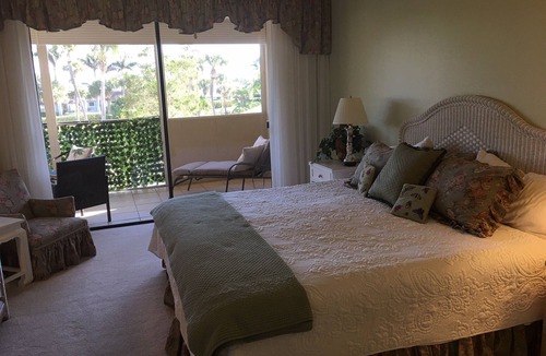 South Beach Condo | A Perfect vacation spot at THE MOORINGS GOLF AND YACHT CLUB