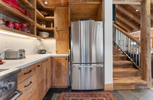 Serene Lakes House | A Serene Mountain Getaway