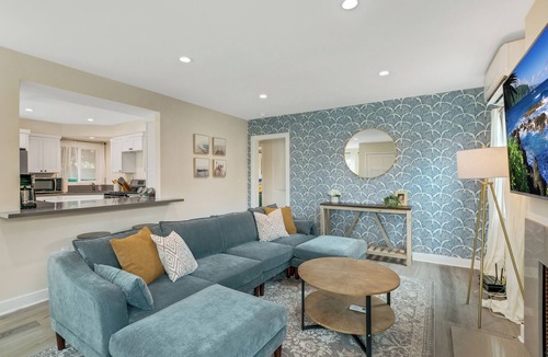Naples House | A Stunning Naples Beauty cottage 2 mins 2 the sand