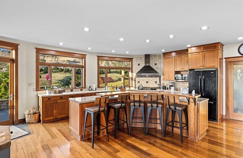 Meriden House | A Truly Amazing space hidden in a secluded sandstone canyon with amazing views