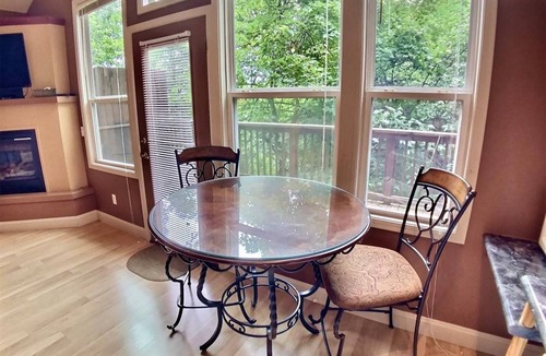 Eureka Springs Cottage | Abbey Chateau Treehouse #10/Oak Crest