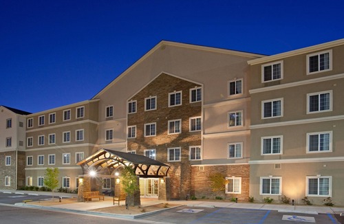 Albuquerque Apartment | Accessible 2BR Suite w/Hot Breakfast, Pool & BBQ