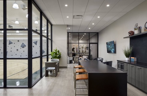 Belltown Hotel | Accessible King Studio w/Kitchen, Laundry & Resort Amenities in Seattle!