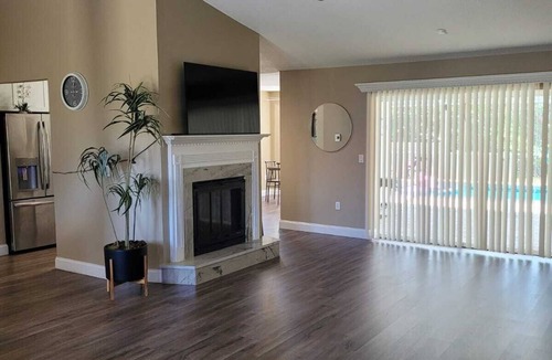 Spring Hill House | Adorable chalet with pool 4 min from Weeki Wachee