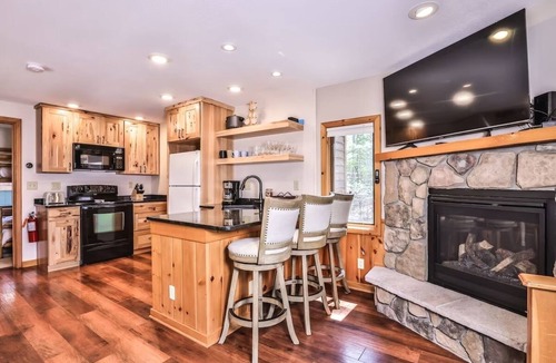 Eagle River Cabin | Aerie on Meta Lake/Northwoods Cabin w/Boat Launch
