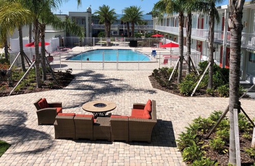 June Park House | Affordability Meets Comfort! 2 Relaxing Units, Free Breakfast & Parking