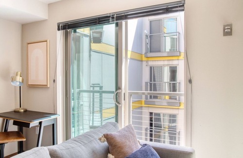 Broadway Apartment | Airy Capitol Hill Jr 1BR w/Gym & W/D, nr Colleges, by Blueground