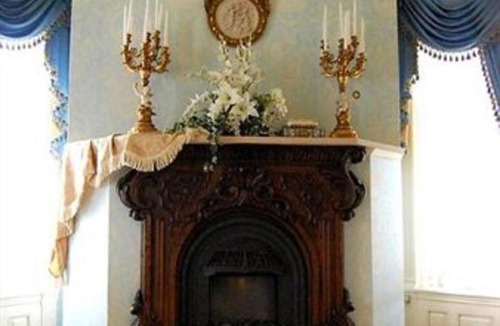 Winona Bed & Breakfast | Alexander Mansion Bed & Breakfast