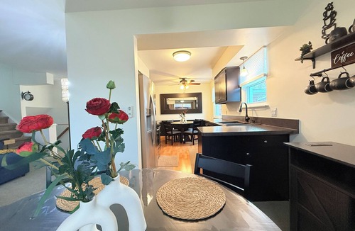 Madison Heights House | ALL NEW/Large Patio/HotTub/FirePit Sleeps 11