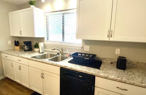Cedar Rapids Apartment | Amazing Apartment