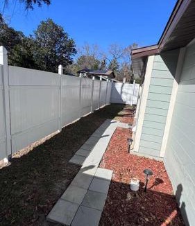 Gainesville House | Amazing little house at Gnv with pickleball court