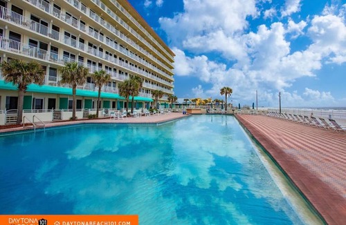 Lenox Park Apartment | Amazing Studio Steps Away From The Atlantic Ocean!