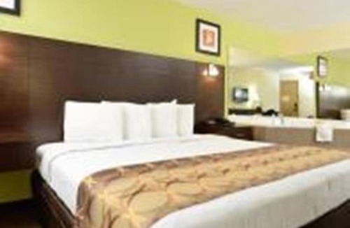 Lake Charles Hotel | Americas Best Value Inn & Suites Lake Charles at I-210 Exit 11