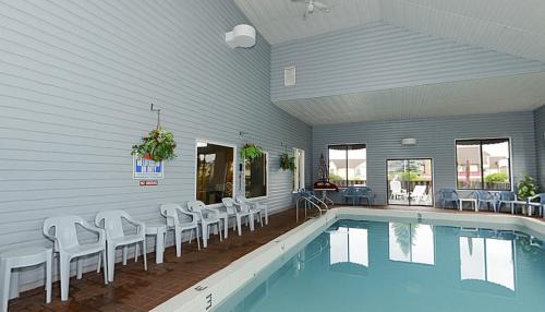 St Ignace Hotel | Americas Best Value Inn Saint Ignace