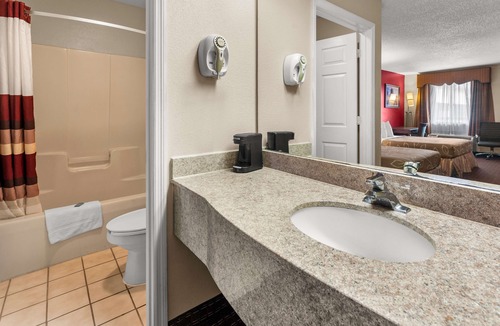 Montezuma Hotel | Americas Best Value Inn Montezuma