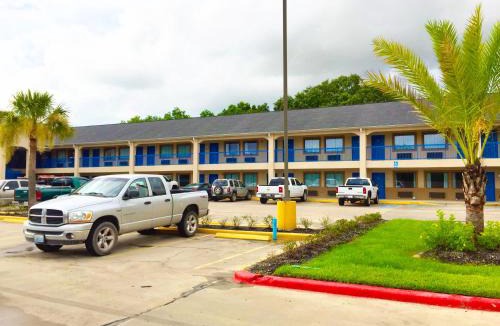 Mont Belvieu Hotel | Americas Best Value Inn & Suites Mont Belvieu Houston