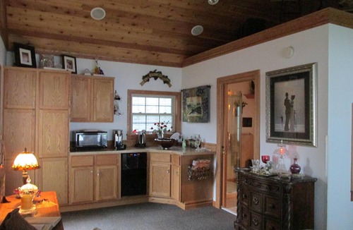 Menominee Cottage | Amore' De Bay Romantic Suite for 2 includes Free Continental Breakfast & WiFi.