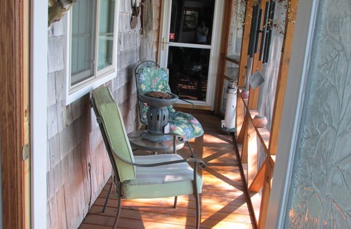 Menominee Cottage | Amore' De Bay Romantic Suite for 2 includes Free Continental Breakfast & WiFi.