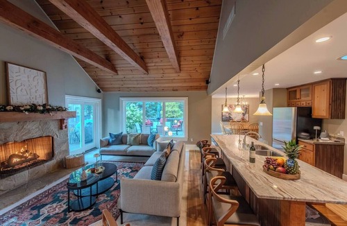 Ann Arbor House | Ann Arbor Retreat with Hot Tub