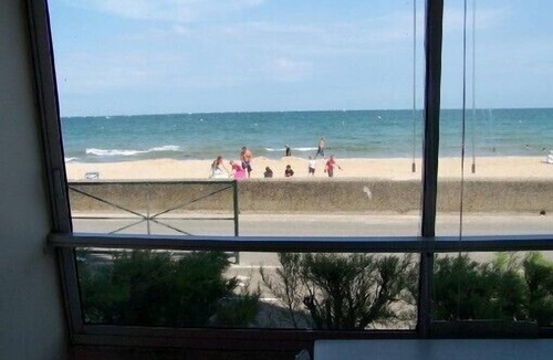 Courseulles-sur-Mer Apartment | Apartment for 6 people