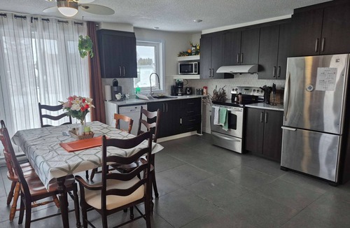 Rouyn-Noranda Apartment | Appartement pro, entrée privée, parking
