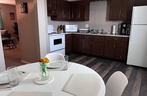 Masury House | Apt 3 Comfortable and Convenient