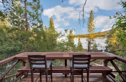 Bass Lake House | Arrow Cabin-Boat Slip-Sauna-Sleeps 10