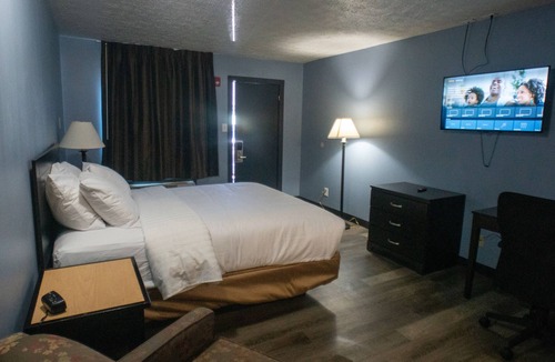 Plainfield Hotel | Ashley Motel