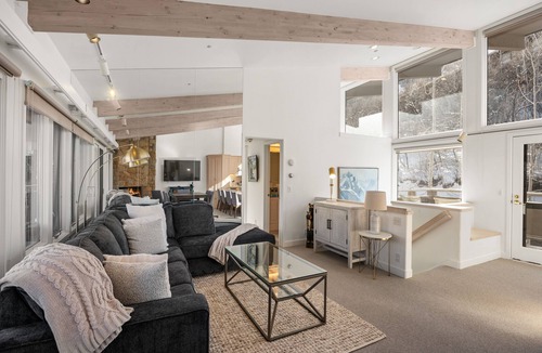 Aspen Condo | Aspen Alps Comfortable Three Bedroom Condo alongside Aspen Mountain