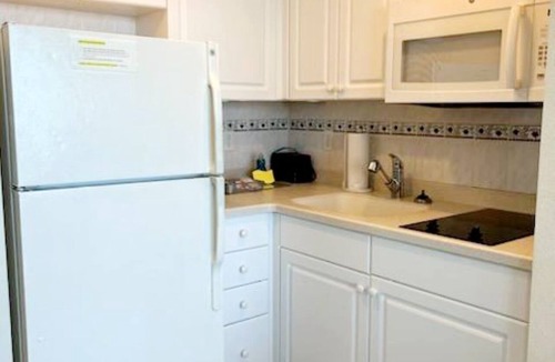 Ortona Park Condo | Atlantic Beach Resort w/1 bedroom, kitchen, outdoor pool, indoor pool, hot tubs