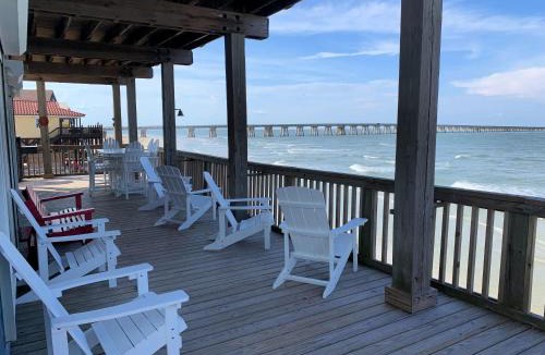 San Luis House | Atlantis - Oceanfront Seating at its Finest!