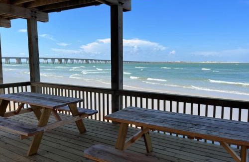 San Luis House | Atlantis - Oceanfront Seating at its Finest!