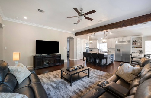Scofield Farms House | ATX LUXE PLAY GOLF