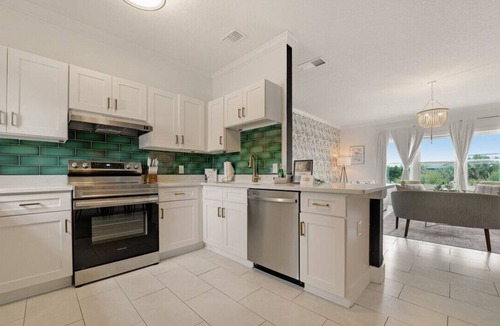 Coquina Gables Condo | Auberge Chic - Fleurs: Sun, Surf & Relaxation