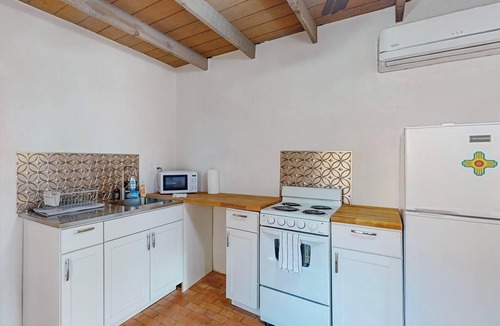 Los Griegos Apartment | Authentic adobe casita minutes from Old Town
