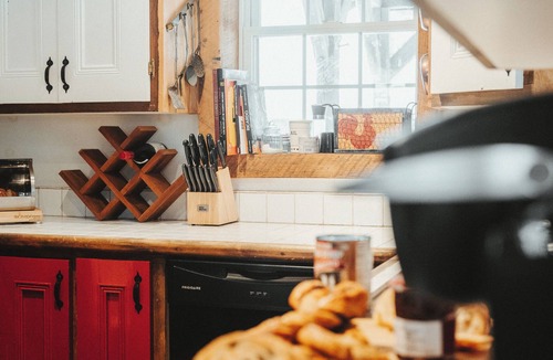 Val-des-Lacs Ski Chalet | Authentic Ranch Experience Close to Mont-Tremblant