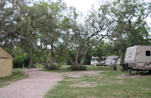 Cedar Lane House | Automated RV Space check in at Alexsandrarvpark.com - Full Hook Up Spaces Only
