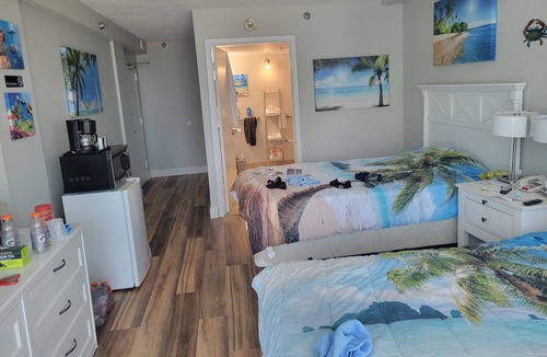 Schulte Park Condo | Awesome 9th. floor Ocean and City View Corner Unit Condo with 75" TV