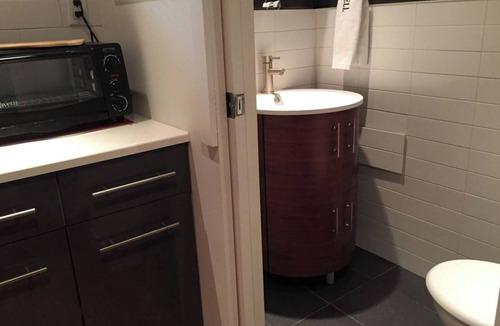 La Petite-Patrie Apartment | Bachelor Pad Metro Rosemont