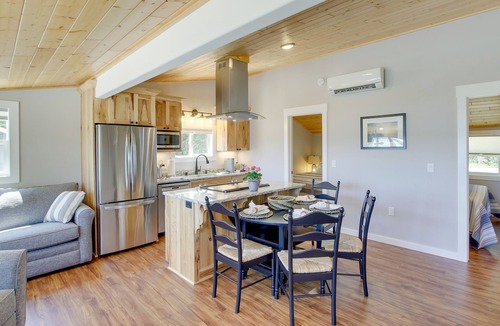 North Bay Cottage | Baileys Harbor Waterfront Vacation Rental w/Grill