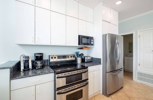 Toilla Segunda House | Baker's Dozen Bungalow. Event-Friendly Private Saltwater Pool & Dog-Friendly.