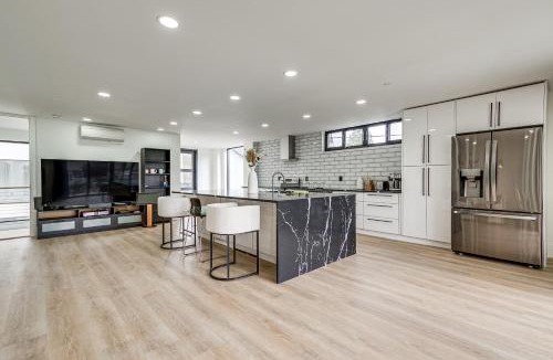 Martha Lake House | Balconies & Shared Dock! Lakefront Lynnwood Home
