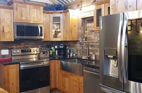 Wise County House | Barn Loft at Private Retreat - Horses Welcome