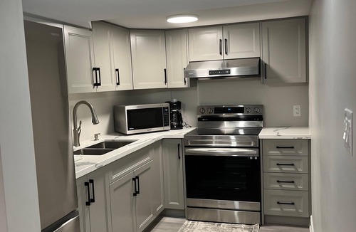 Brampton House | BASEMENT APARTMENT