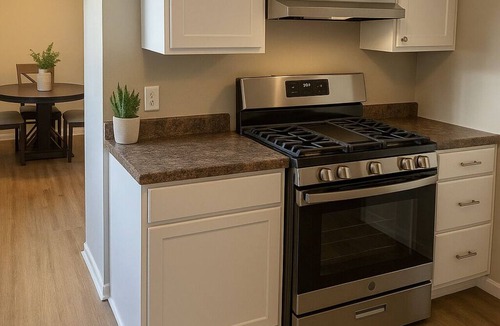 Bay City Apartment | Bay City Spacious 2BR Near Parks & Shopping!