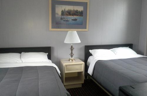 Latchford Hotel | Bay Lake Inn - Frontiersman Motel