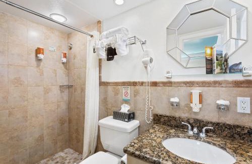 Belle Vista Hotel | Bay Palms Waterfront Resort - Hotel and Marina